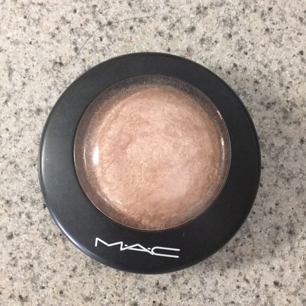 Mac Mineralized Skinfinish in Soft & Gentle